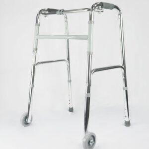 Andadera de aluminio con ruedas Nebucor